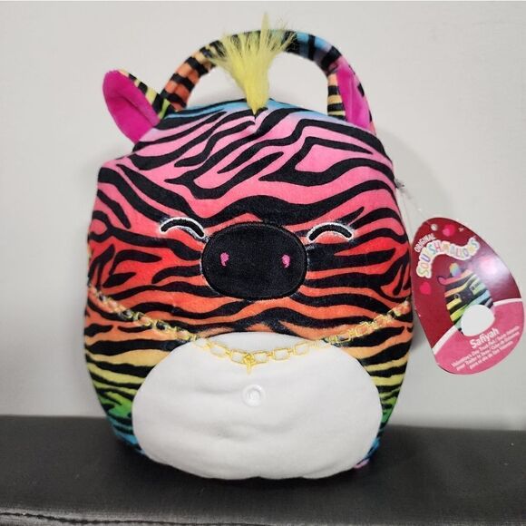 New Squishmallows 7" Ester Valentine's Buddy Buckets Safiya - Picture 1 of 5
